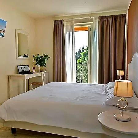 Alojamento de Acomodação e Pequeno-almoço Relais Colle San Giorgio Bardolino